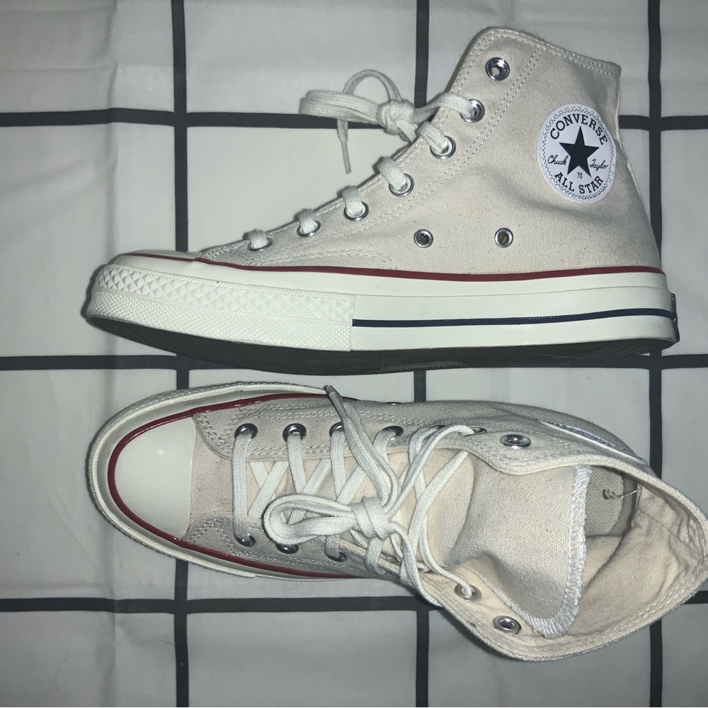 Converse Chuck Taylor All-Stars
Women’s size 8